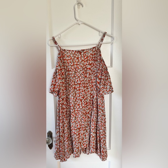 Flowy off the shoulder floral dress Size Large - Picture 3 of 5